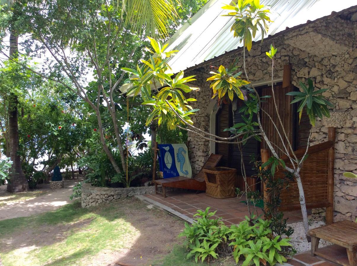Ravenala Beach Bungalows Moalboal Eksteriør billede